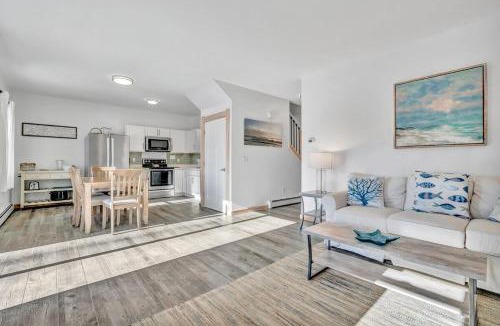 Owls Head House | Ocean Breeze West Wind – Updated 2BR/2BA home step