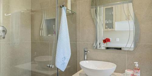 Seaview Apartment | Ocean Breeze