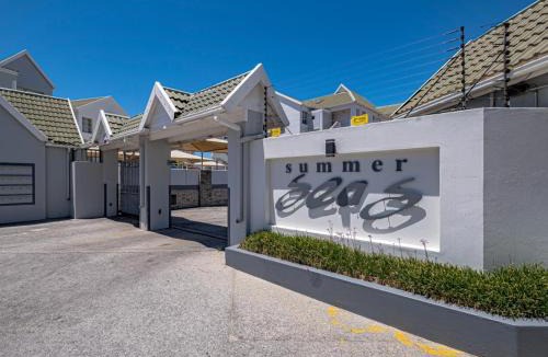 Pollok Beach Apartment | Ocean Breeze
