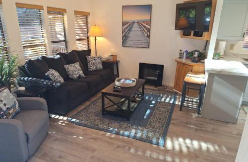 Smith River House | Ocean Cabin 19 with Jacuzzi and Spacious Deck