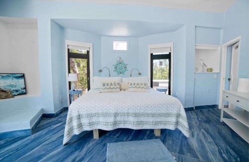 Long Beach Estates Apartment | Ocean Depth Room at Barnacle Resort