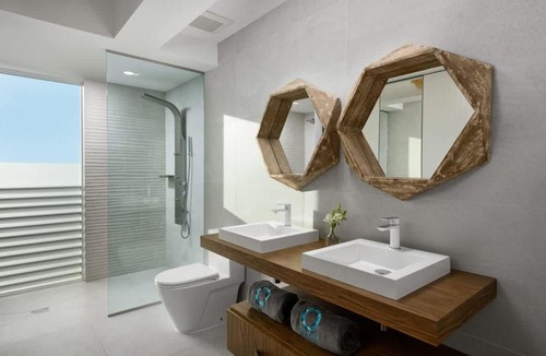 Leeward Settlement Apartment | Ocean Dream Studio Turquoise