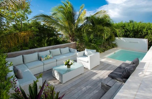 Leeward Settlement Apartment | Ocean Dream Studio Turquoise