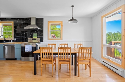 Ingonish Cabin | Ocean Echo Cabin 1 for families/groups. Close to beaches, hikes, and ski hill!