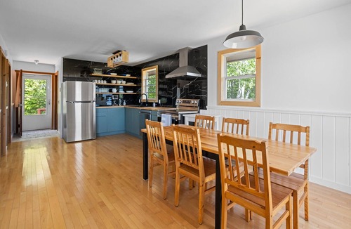 Ingonish Cabin | Ocean Echo Cabin 1 for families/groups. Close to beaches, hikes, and ski hill!