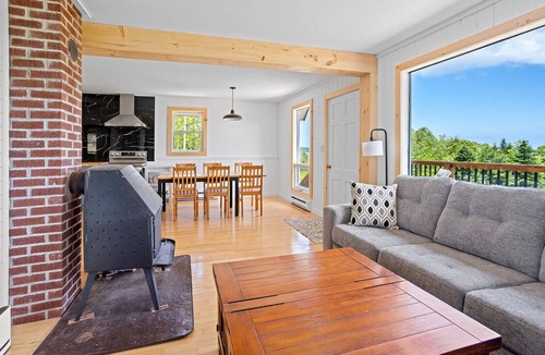 Ingonish Cabin | Ocean Echo Cabin 1 for families/groups. Close to beaches, hikes, and ski hill!