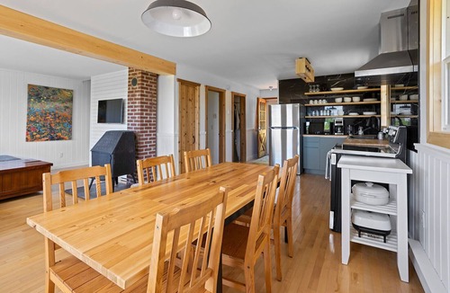Ingonish Cabin | Ocean Echo Cabin 1 for families/groups. Close to beaches, hikes, and ski hill!