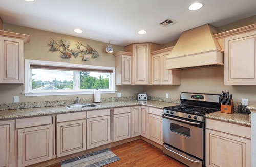 Point Pleasant Beach House | Ocean Front Beach House. Walking Distance to Jenkinsons.
