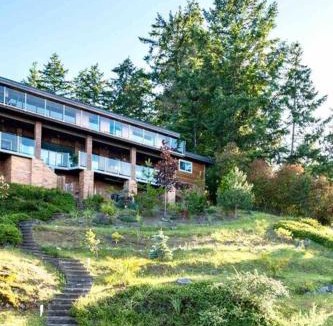 Victoria Apartment | OCEAN FRONT 2 BEDROOM SUITE with STUNNING VIEWS