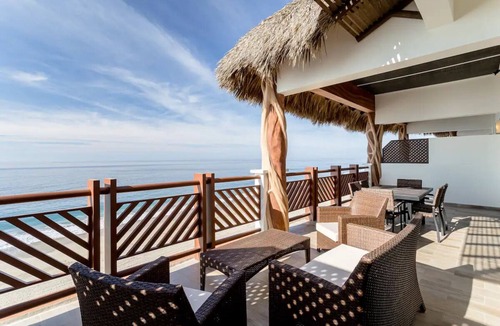 Puerto Escondido Condo | Ocean Front 3 Bedroom Penthouse with Resort Amenities Overlooking the Pacific!