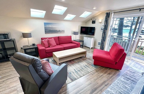Yachats Cottage | Ocean Front, Agate at Oregon House, Stairs to the Beach!