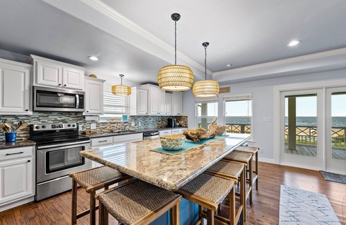 Port Bolivar House | Ocean Front, Bright Vibes and Breezy Comfort!