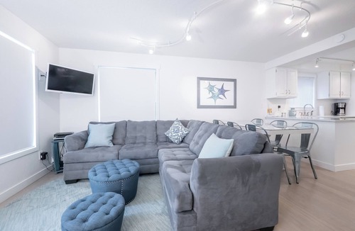 Seaside House | OCEAN FRONT: BEACHTOPIA: Both Units: Seaside Vacation Homes, Inc Managed