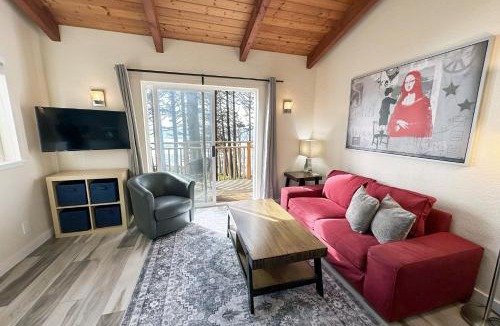 Yachats Apartment | Ocean Front, Harmony at Oregon House, Stairs to the Beach!