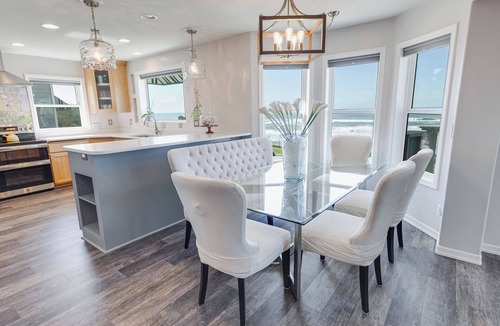 Yachats House | Ocean Front Home! Sleeps 12! Five Bedrooms + Guest Cottage! Hot Tub!