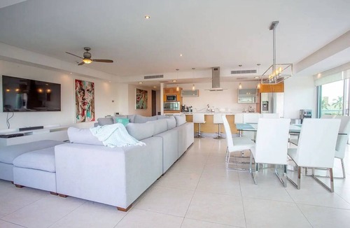 North Hotel Zone Condo | Ocean Front Luxurious 4 BR Condo at Peninsula