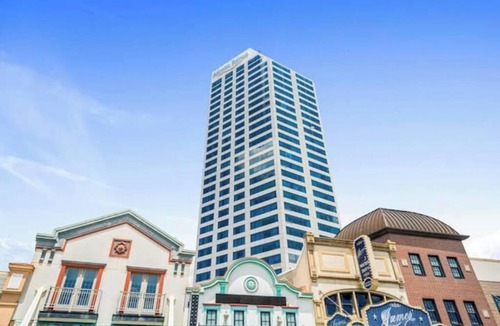 Atlantic City Apartment | Ocean Front Luxury Comfy Queen Bed