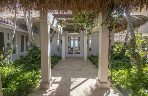 Punta Cana Villa | Ocean Front Luxury Villa in Golf and Beach Resort