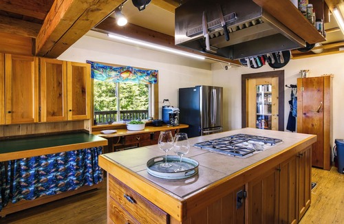 Coffman Cove House | Ocean Front & Private Beach! Coffman Cove Lodge
