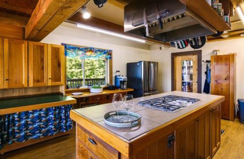 Coffman Cove House | Ocean Front & Private Beach! Coffman Cove Lodge