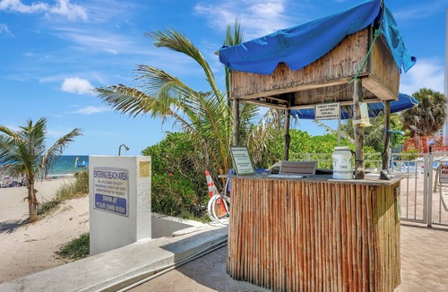 Bermuda Riviera Apartment | Ocean Front Property Room