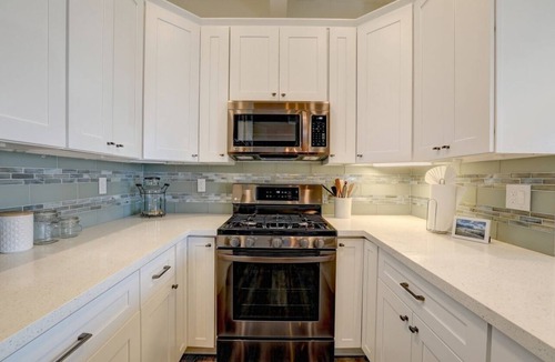Morro Bay Condo | Ocean front, rock views: Salty Sister at Morro Rock