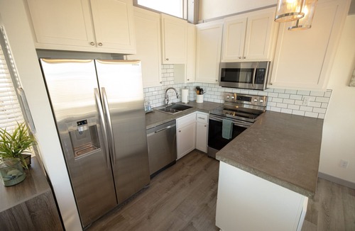 Kiwanda Shores House | Ocean Front.Sand in your toes getaway!