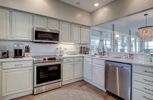 Flora's Bluff House | Ocean Front Sleeps 6 Steps to Beach Renovated to New 5 Star Home BHI Club