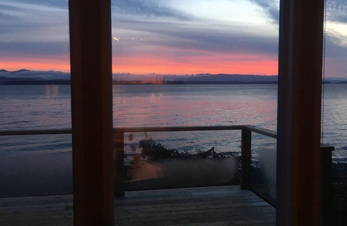 Discovery Islands Cottage | Ocean Front - Spectacular Scenery - Quadra Island