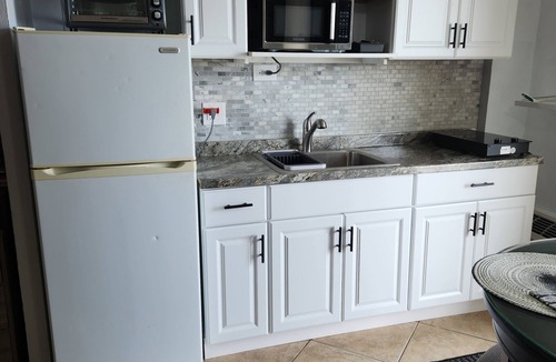 Ocean Dunes South Apartment | OCEAN FRONT STUDIO with 2 full beds & kitchenette