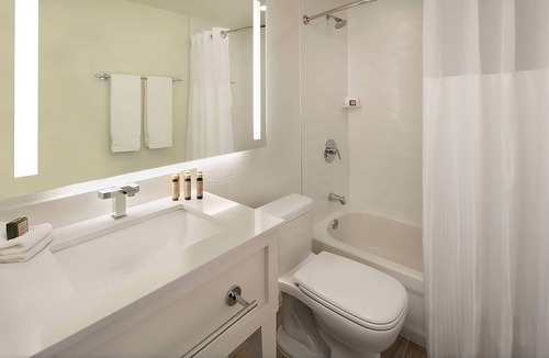 Islamorada Resort | Ocean Front Studio w/Kitchenette, Pool, Free Parking & Pet Friendly