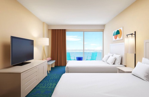 Waikiki Hotel | Ocean Front Two Doubles with Lanai at The Twin Fin Hotel, 4 Units, Outdoor Pool
