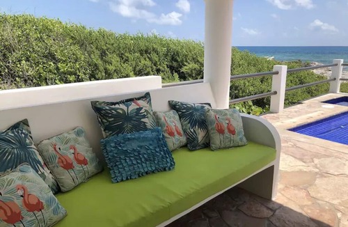 Isla Mujeres Villa | Ocean front villa located on the beach