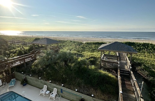 Ocean Isle Beach House | OCEAN FRONT with POOL, Great LOCATION near pier, 5 bed & 5 bath