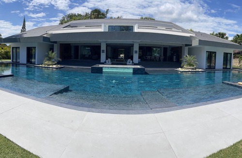 Cabarete Villa | Ocean front - with beach, gym, media room, sauna - new 6 bedroom villa