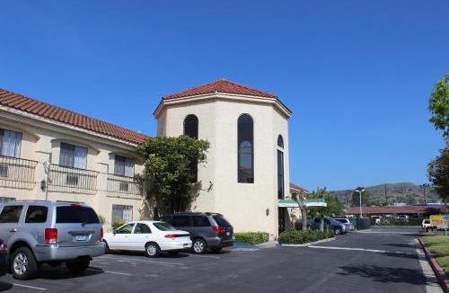 Santa Paula Hotel | Ocean Gateway Inn