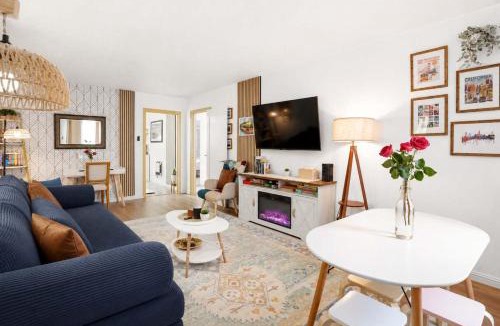 Sharp Park Apartment | Ocean glimpse from the patio