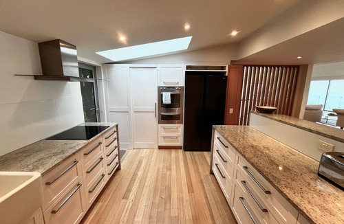 Britannia Heights House | Ocean Horizon - Incredible Sea Views, Close to City, 4 Bedrooms!