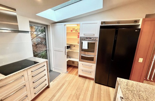Britannia Heights House | Ocean Horizon - Incredible Sea Views, Close to City, 4 Bedrooms!