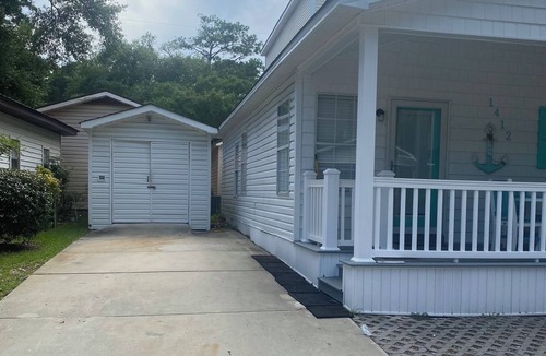 Surfside Beach House | Ocean Lakes Beach House-Free Golf Cart-Sleeps 6-August Discount