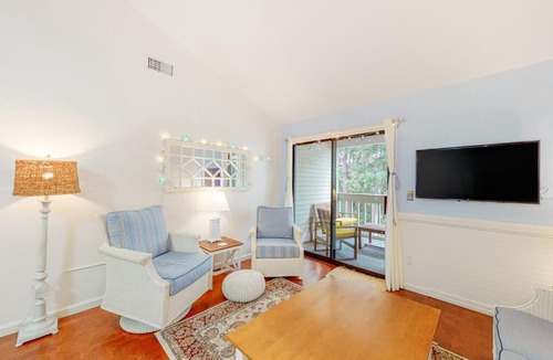 Brewster Apartment | Ocean Mandevilla