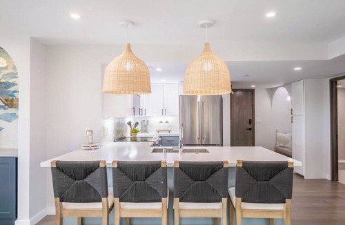 Waikiki Condo | Ocean, Marina, and Pool View 2BD Corner Unit w/AC at the Ilikai Hotel