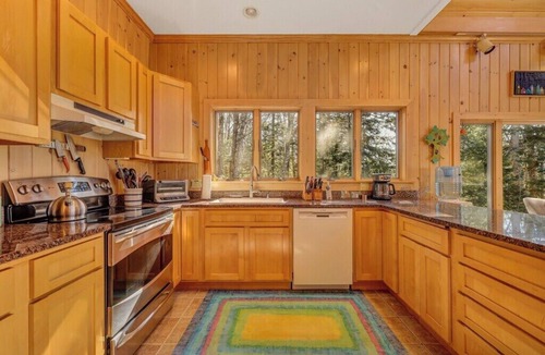 Surry House | Ocean Mist! New-Oceanfront!