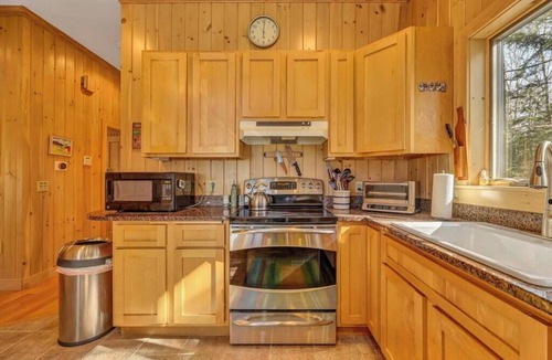 Surry House | Ocean Mist! New-Oceanfront!