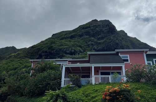 Ka'a'awa House | Ocean & Mountain Paradise - 3BD/2BA - MIDTERM RENTAL 1-6 Months