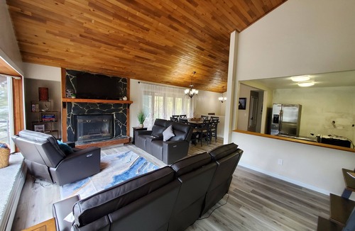 West Juneau House | Ocean & Mountain View Duplex, both sides