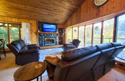 West Juneau House | Ocean & Mountain View Duplex, both sides
