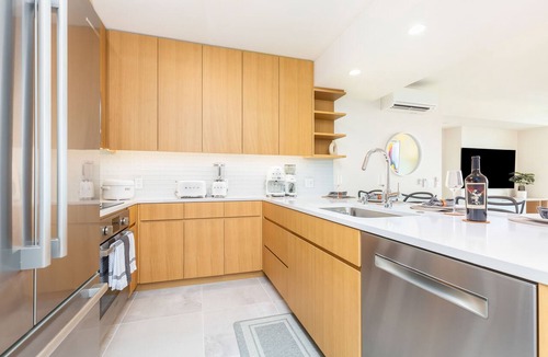 Ala Moana Condo | Ocean-MT Views From the Luxury Sky Ala Moana Condo with Amazing Amenities