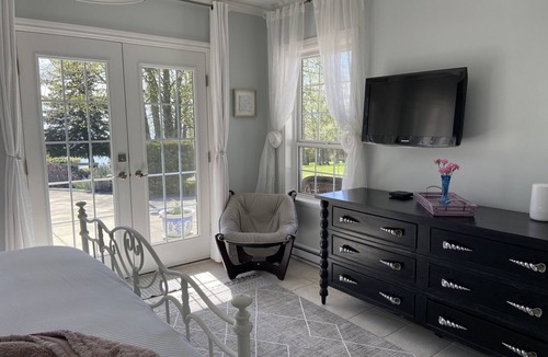 Otter Point House | Ocean Oasis Stunning Views/Gorgeous Private Suite/Cozy Fireplace & much more!