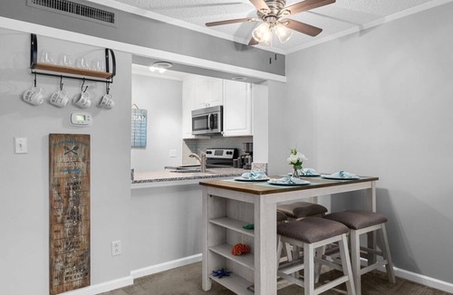 Briarcliffe Acres Condo | Ocean Oasis walk to Barefoot Landing
